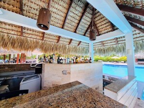 Beach bar - GLOBALSTAY Cocotal Condo in Punta Cana (Punta Cana)