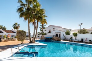 Pool - Apartment 'Sea View Capistrano Village' with Sea View, Wi-Fi and Air Conditioning (Nerja)