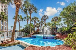 Una piscina cubierta