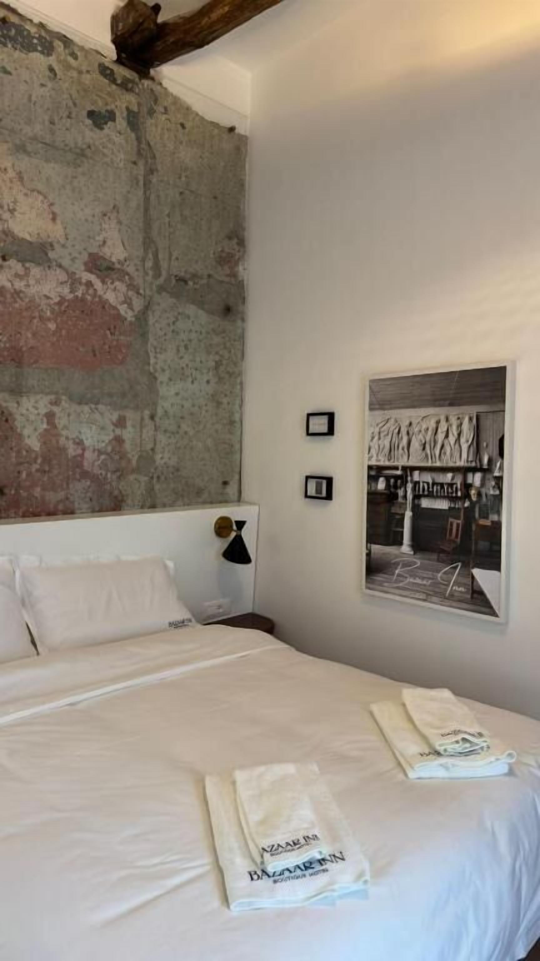 Basic Twin Room | Desk, soundproofing