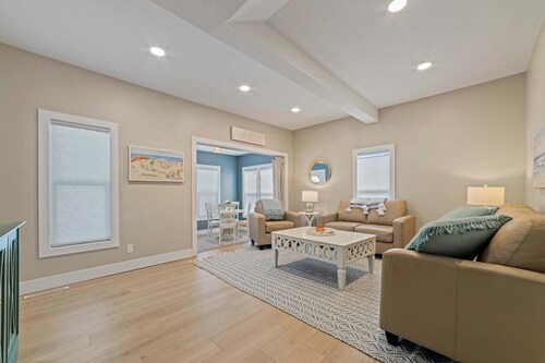 Charming 2BR | Pet-Friendly + Walk to Downtown