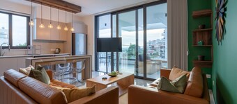 Beachcomber 2-Bedroom Apartment in Larnaca