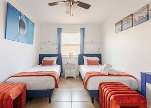 2 chambres, fer et planche à repasser, Wi-Fi, draps fournis