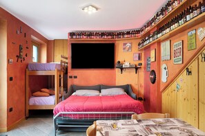 1 bedroom, iron/ironing board, free WiFi, bed sheets