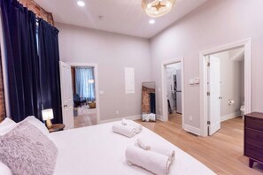 1 bedroom, desk, iron/ironing board, WiFi