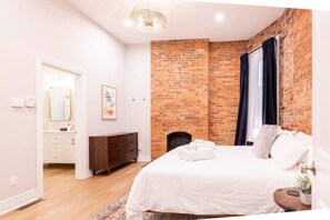 1 bedroom, desk, iron/ironing board, WiFi