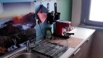 冷蔵庫、電子レンジ、オーブン、食器洗い機