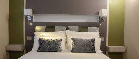 2 bedrooms, desk, travel cot, free WiFi