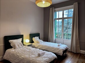 2 bedrooms, iron/ironing board, WiFi, bed sheets - Ultra-confort • 2 bedroom apartment • Waterfront • DownTown • WiFi • Parking (Dinard)