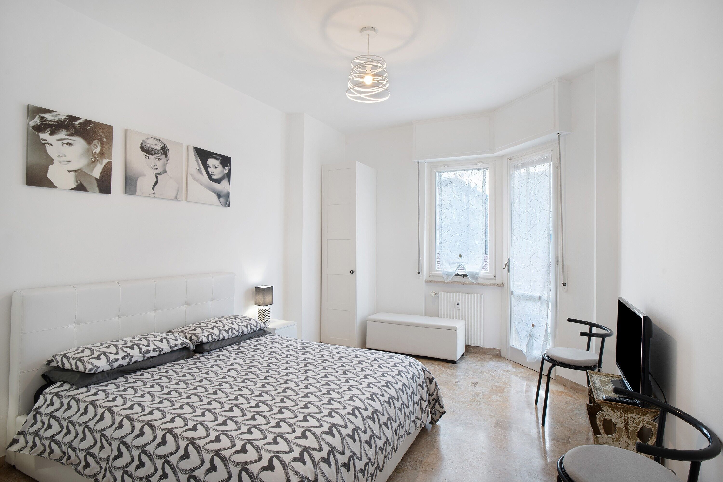 3 bedrooms, iron/ironing board, free WiFi, bed sheets