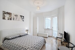 3 chambres, fer et planche à repasser, Wi-Fi gratuit, draps fournis