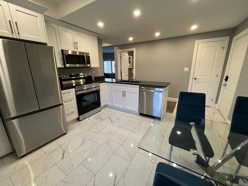 2 bedroom apartment in Windsor