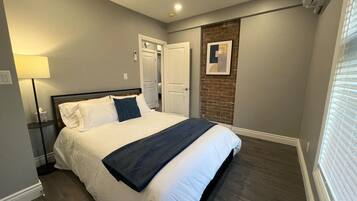 2 bedrooms, desk, free WiFi, bed sheets