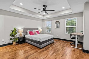 3 slaapkamers, een bureau, een strijkplank/strijkijzer, gratis wifi