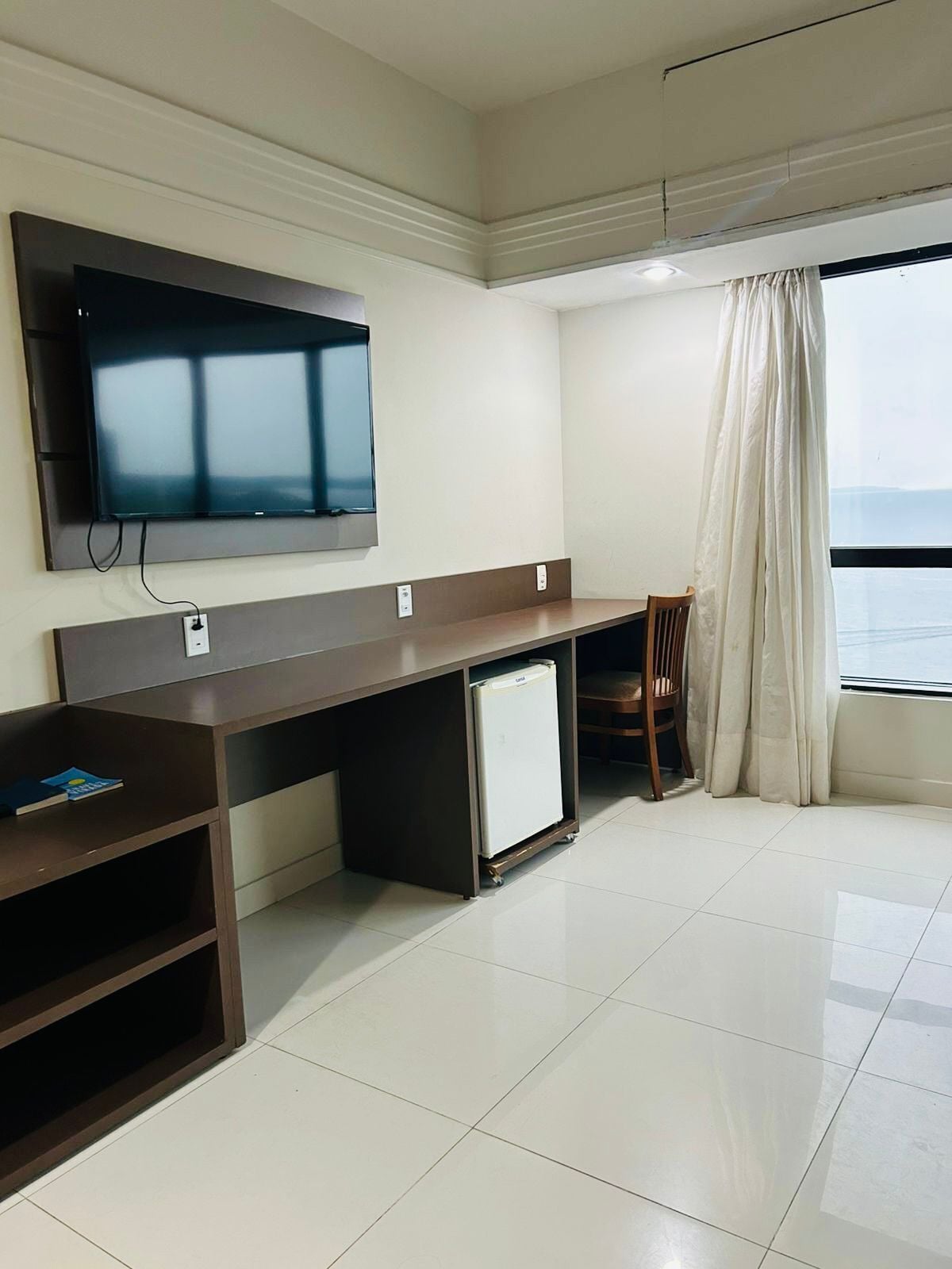 Family Room, River View | Soundproofing, free WiFi