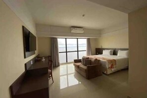 Family Room, River View