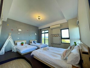 Familien-Vierbettzimmer, Mehrere Betten, Nichtraucher, Bergblick | Kinder-Themenzimmer