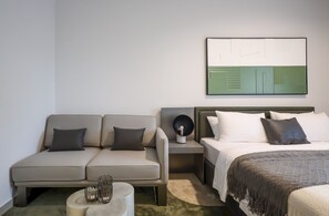 Room - Elite LUX Holiday Homes - Modern Studio in MAG City Dubai (Dubai)