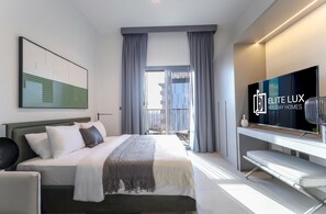 Room - Elite LUX Holiday Homes - Modern Studio in MAG City Dubai (Dubai)