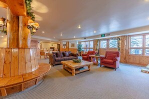 Interior - Black Bear 202 (Crested Butte)
