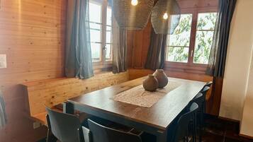 Chalet | Tempat makan