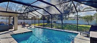 3BD/2BA Home w. Private Pool, Fire Pit, Outdoor Lounge + More