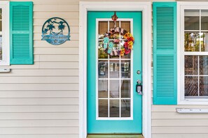 Exterior detail - Sea You Soon - Bay View, Pet Friendly! (Eastpoint)