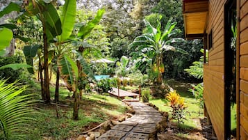 Standard Cottage, 1 Queen Bed, River View | Property grounds