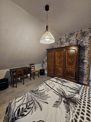 2 bedrooms, desk, iron/ironing board, travel crib - La Maison Rose, new 2-bedroom apartment with all comforts (Revigny)