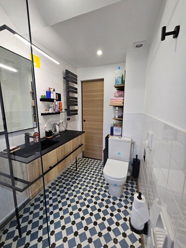 La Maison Rose, new 2-bedroom apartment with all comforts