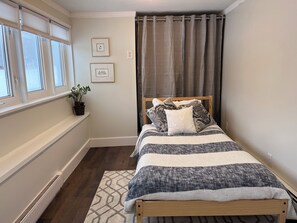 3 chambres, fer et planche à repasser, Wi-Fi, draps fournis