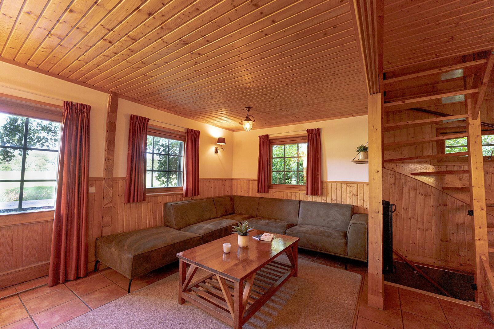 Smart TV, books, stereo