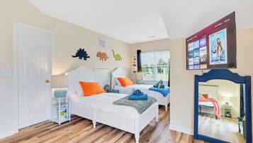 5 bedrooms, iron/ironing board, travel crib, WiFi