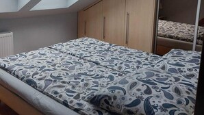 3 多间卧室、免费 WiFi、床单