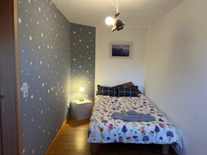 Lägenhet | 3 sovrum, strykjärn/strykbräda och sängkläder