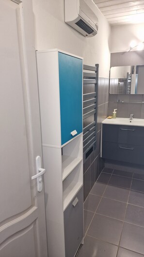 Interior - Very pretty, comfortable gîte at the foot of the Alpilles mountains (Mouriès)