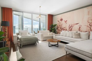 Smart TV, stereo - Luxury apt in clifftop condo | Palace Ocean View (Funchal)