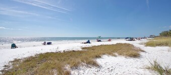 🏖️Beach Front Heated Pool 2BR Gullwing #203🏖️