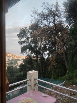 Property grounds - Nature corner in Menton. Serenity and comfort at the gateway to the city. (Menton)