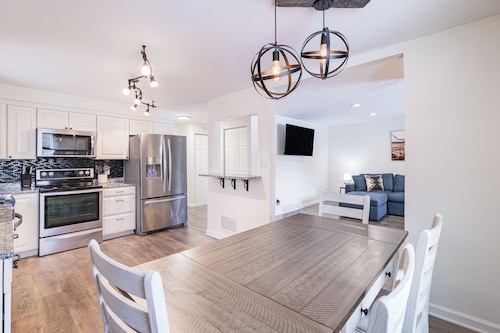 Bullzeye 3Bed2Bath, Full Townhome, Gameroom