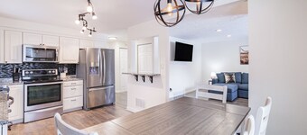 Bullzeye 3Bed2Bath, Full Townhome, Gameroom