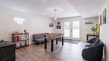 Spielezimmer