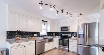 Bullzeye 3Bed2Bath, Full Townhome, Gameroom