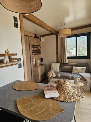 Televisio, pöytätennispöytä