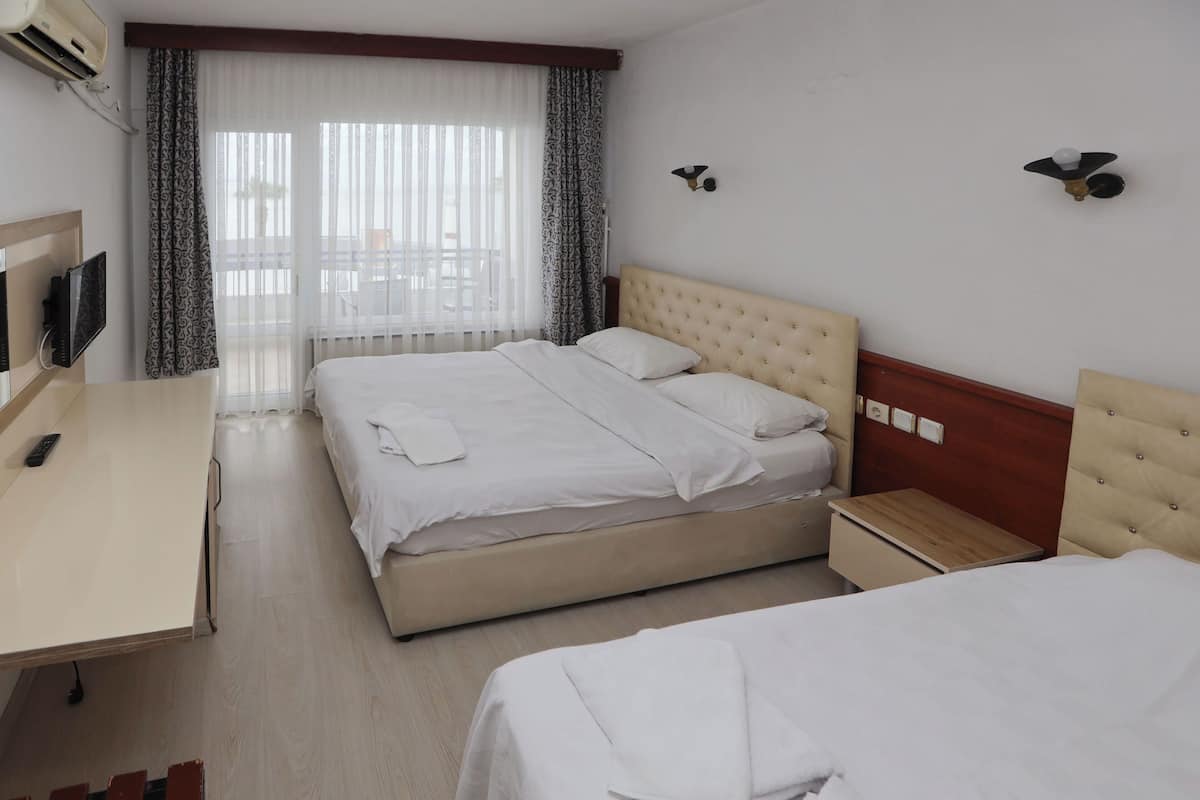 Iron/ironing board, free WiFi, bed sheets