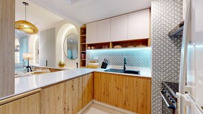 Fridge, microwave, oven, stovetop