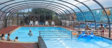 Indendørs pool, opvarmet pool