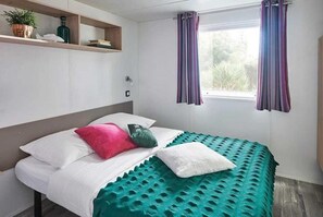 1 多间卧室、收费 WiFi