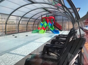 Piscine intérieure, piscine chauffée