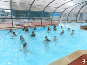 Piscina interna, piscina aquecida